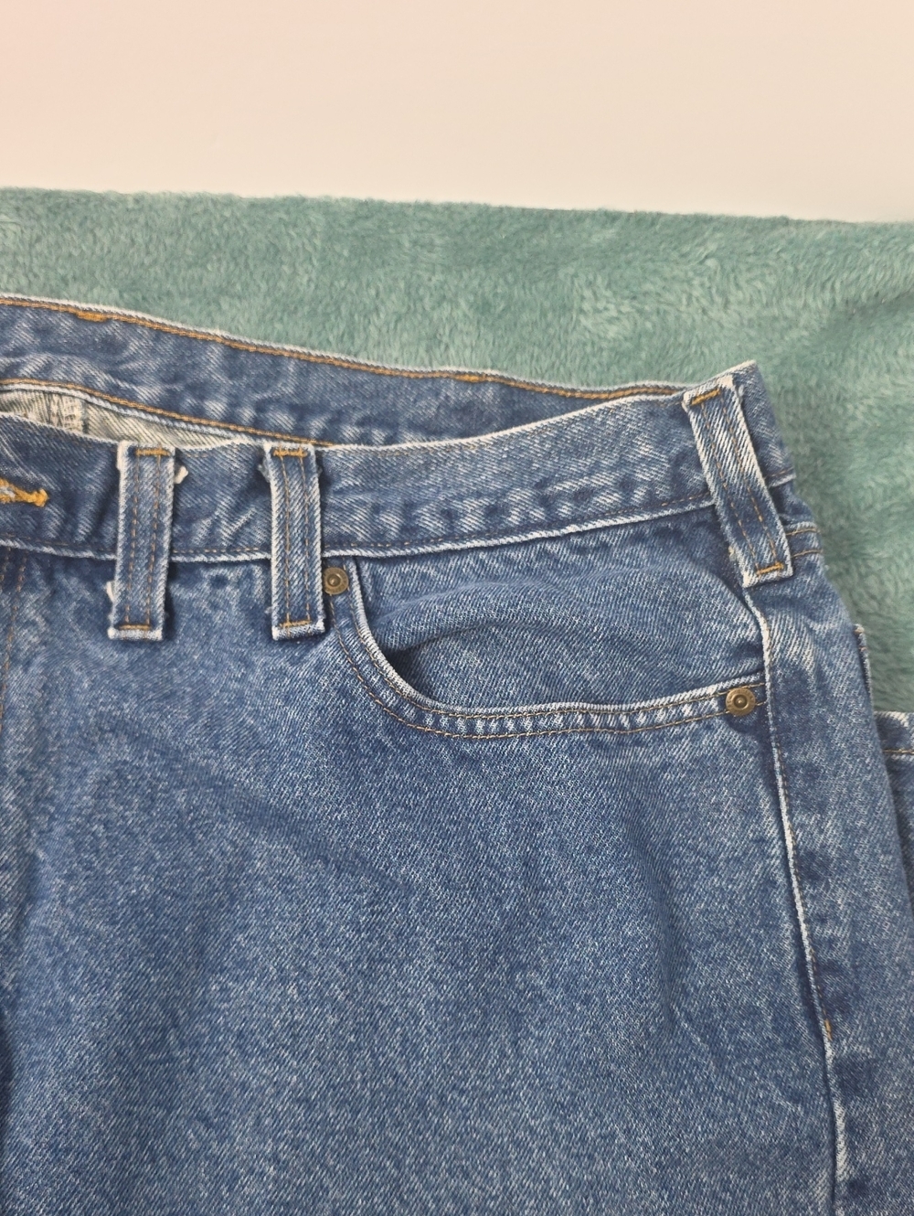 Carhartt Men’s Denim Jeans in Medium Blue - Picture 4 of 6
